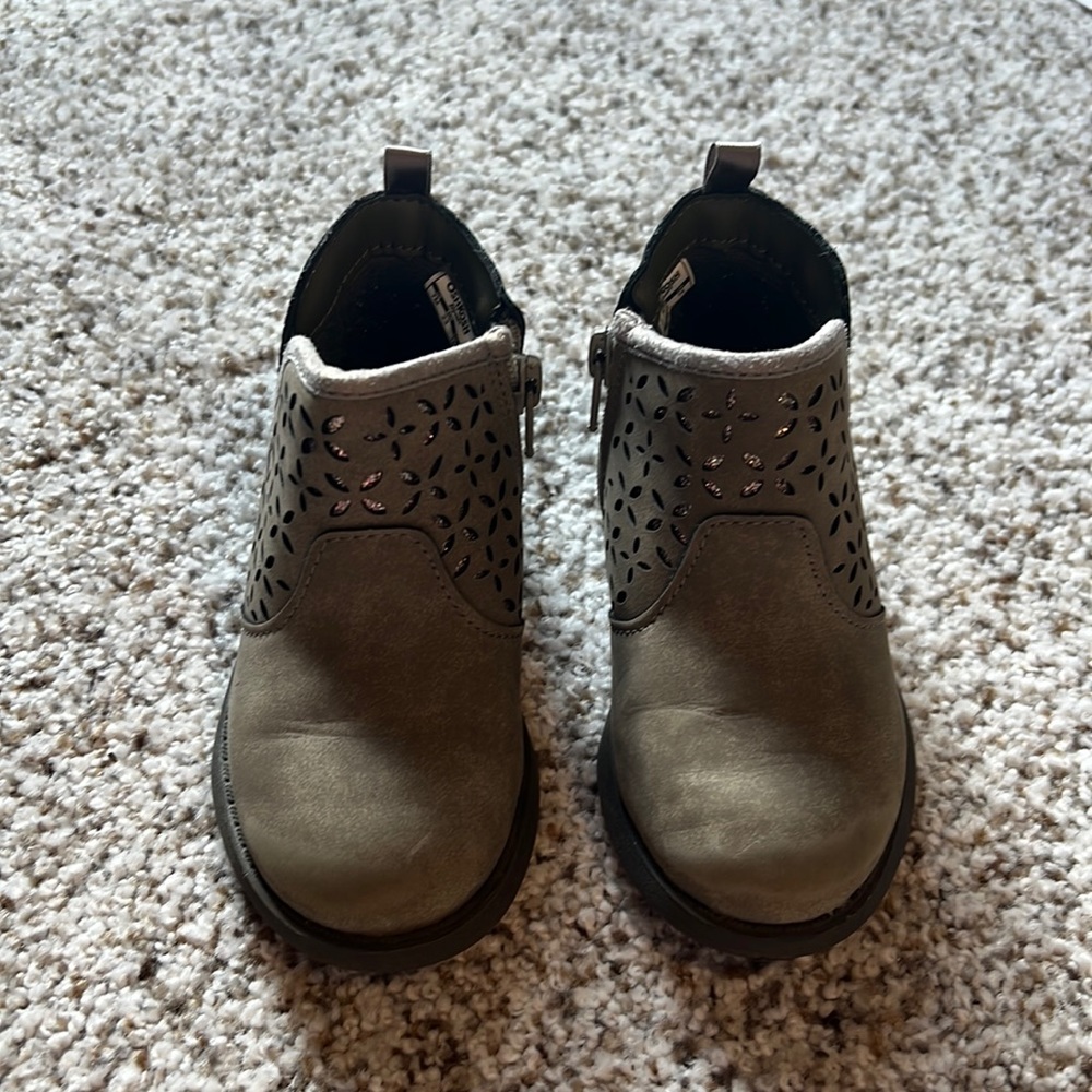 OshKosh booties. Size 7.